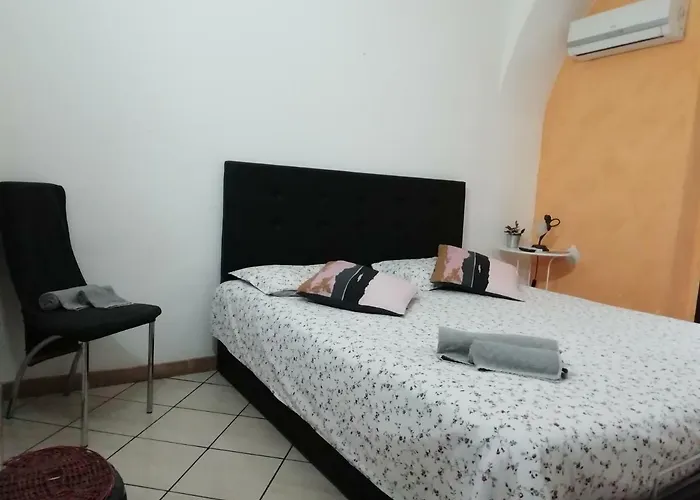 לינה וארוחת בוקר Garibaldi קטאניה